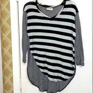 Bobbie Brooks V-neck Knit-top Long-sleeve Top
